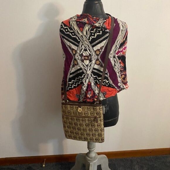 Michal Michael Kors Tan/Brown Canvas Crossbody bag - Picture 1 of 4